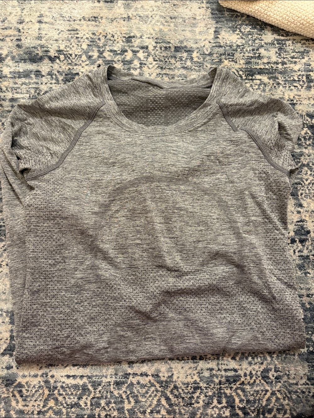 Lululemon long sleeve swiftly tech Women's Gray Seamless Performance Tee